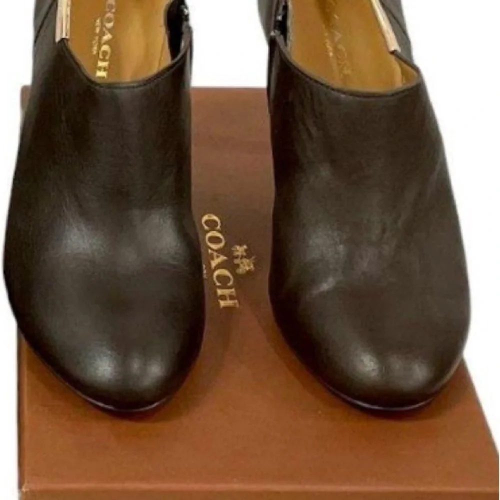 Coach - Picture 5 of 5